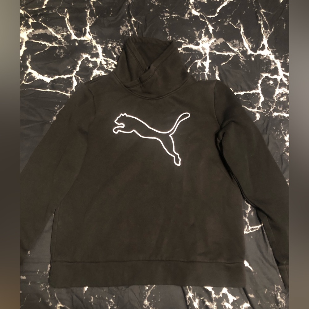 Black puma sweatshirt, size large in girls.
